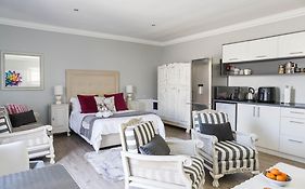 Namaste Spacious Studio Apartment